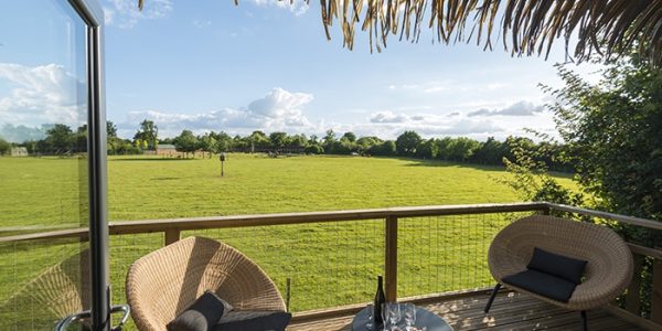 Zoo Loire-Atlantique_terrasse_plaine_vue_zoo_lodge